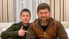 Čečenský vůdce Ramzan Kadyrov s jeho patnáctiletým synem Adamem